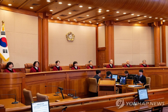 27일 서울 종로구 헌법재판소에서 열린 '마은혁 임명보류' 권한쟁의 선고에 헌법재판관들이 참석해 있다. 연합뉴스